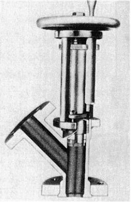 Figure 3-23. Piston Valve Adapted for Draining Vessels; Seat Packing Mounted on Piston; the “Ram-Seal” Principle.