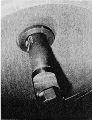 Figure 3-48. Bent Valve Stem with Damage to Stem Surface Resulting from Attempted Closure of Wedge Gate Valve with Wedge Rotated and Jammed in Valve Body, Size DN 300 (NPS 12) Class 150.